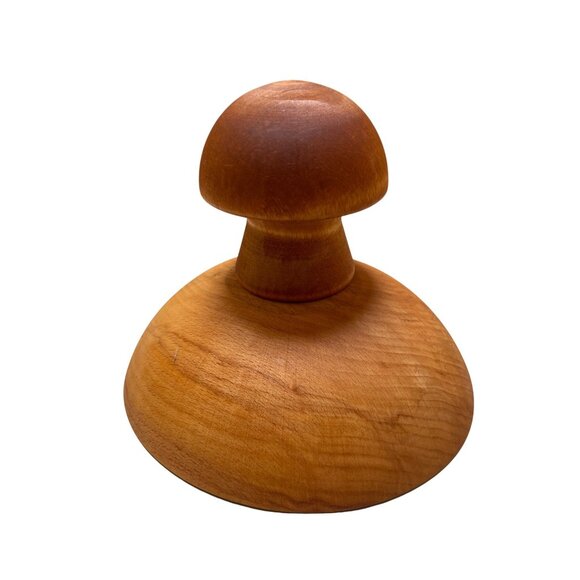 Canterburys Crack & Peel Wooden Mushroom Nutcracker - Picture 2 of 12